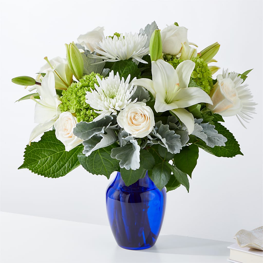Snowy Dreams Bouquet – CANDY'S CREATIONS, Hermitage MO