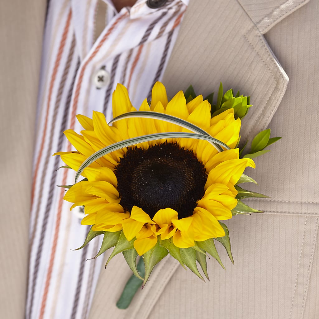 Free Spirit Boutonniere – CANDY'S CREATIONS, Hermitage MO